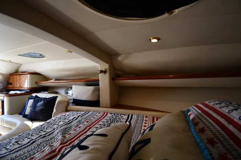 007 Yacht Photos Pics Interior of Sunseeker Superhawk 34 yacht, year 2000.