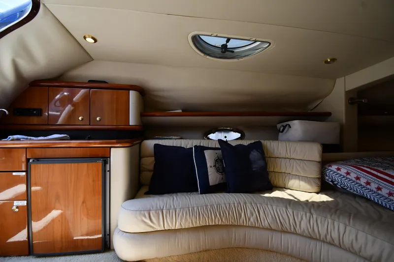 007 Yacht Photos Pics Interior of Sunseeker Superhawk 34 yacht, year 2000.