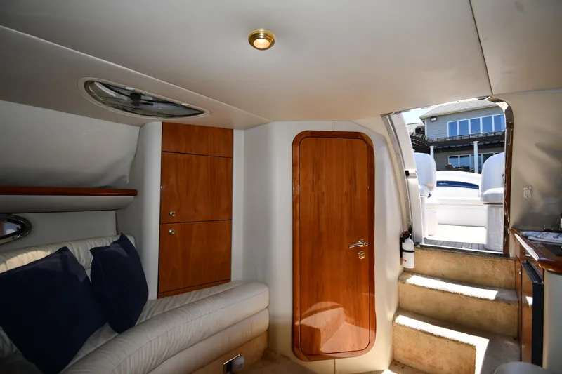 007 Yacht Photos Pics Interior of Sunseeker Superhawk 34 yacht, year 2000.