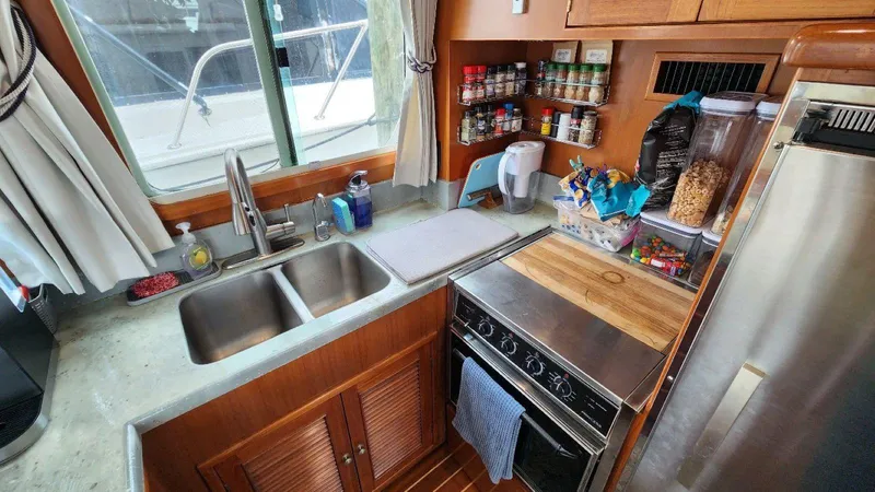 Wild Blue Yonder Yacht Photos Pics 