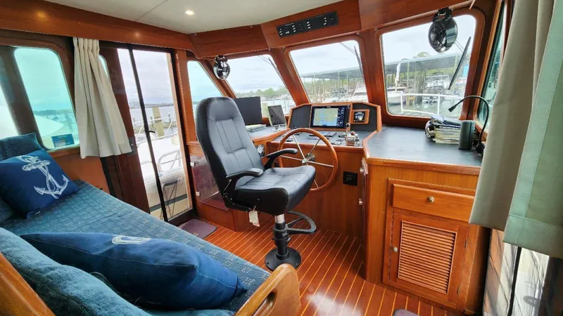 Wild Blue Yonder Yacht Photos Pics 