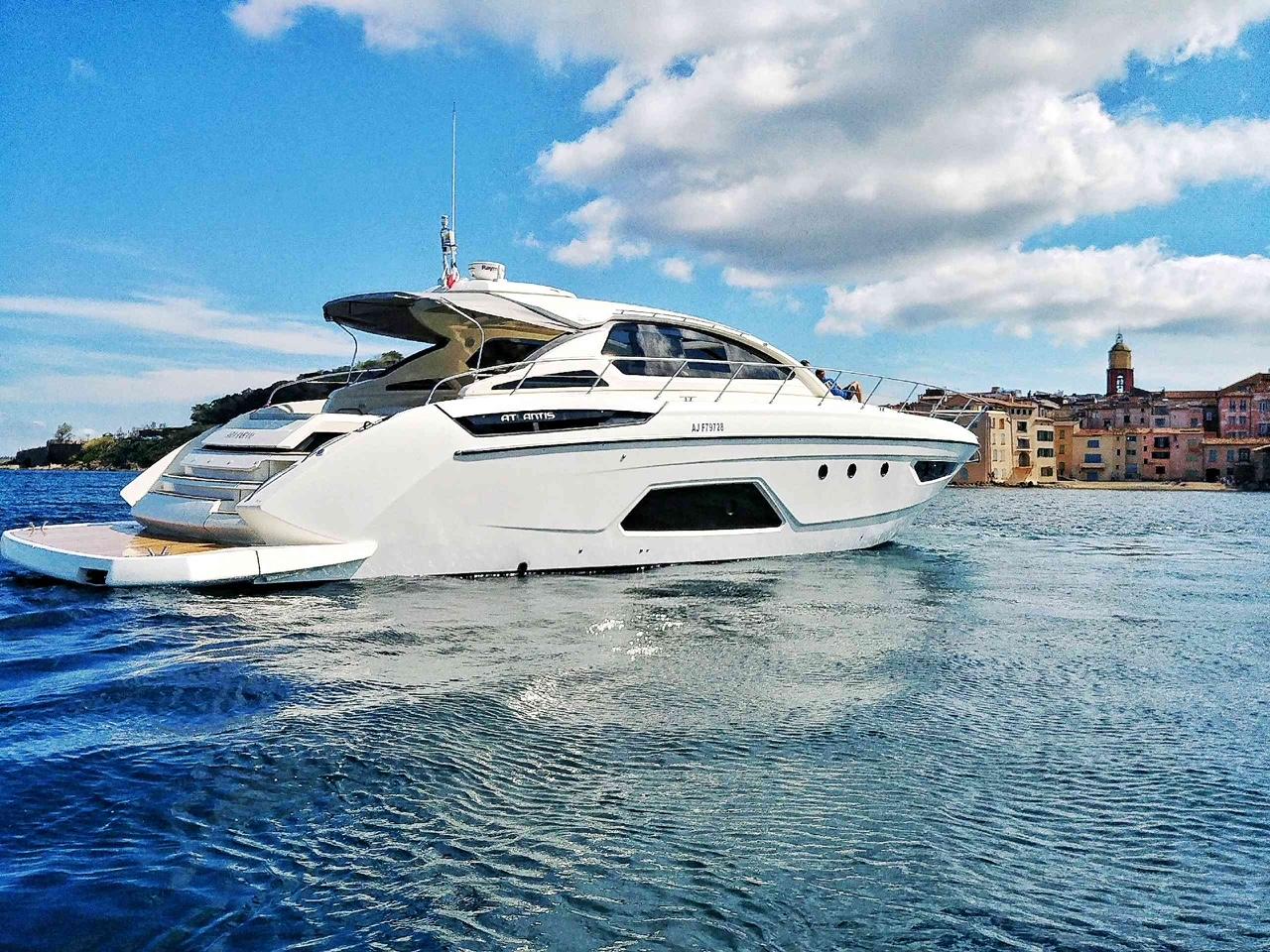 Azimut Atlantis 58 | 18m | 2012 - 83 - Var | Boats and Outboards