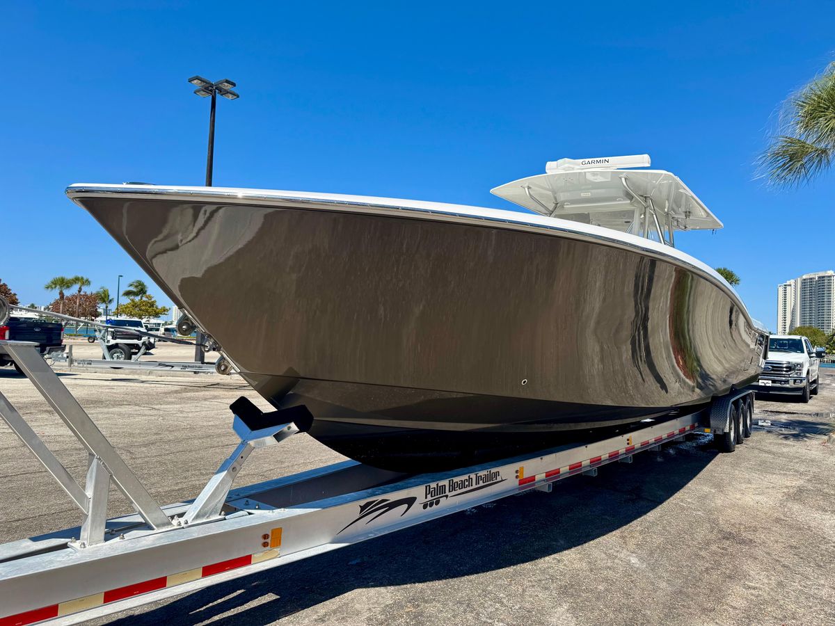 2014 Invincible 42 