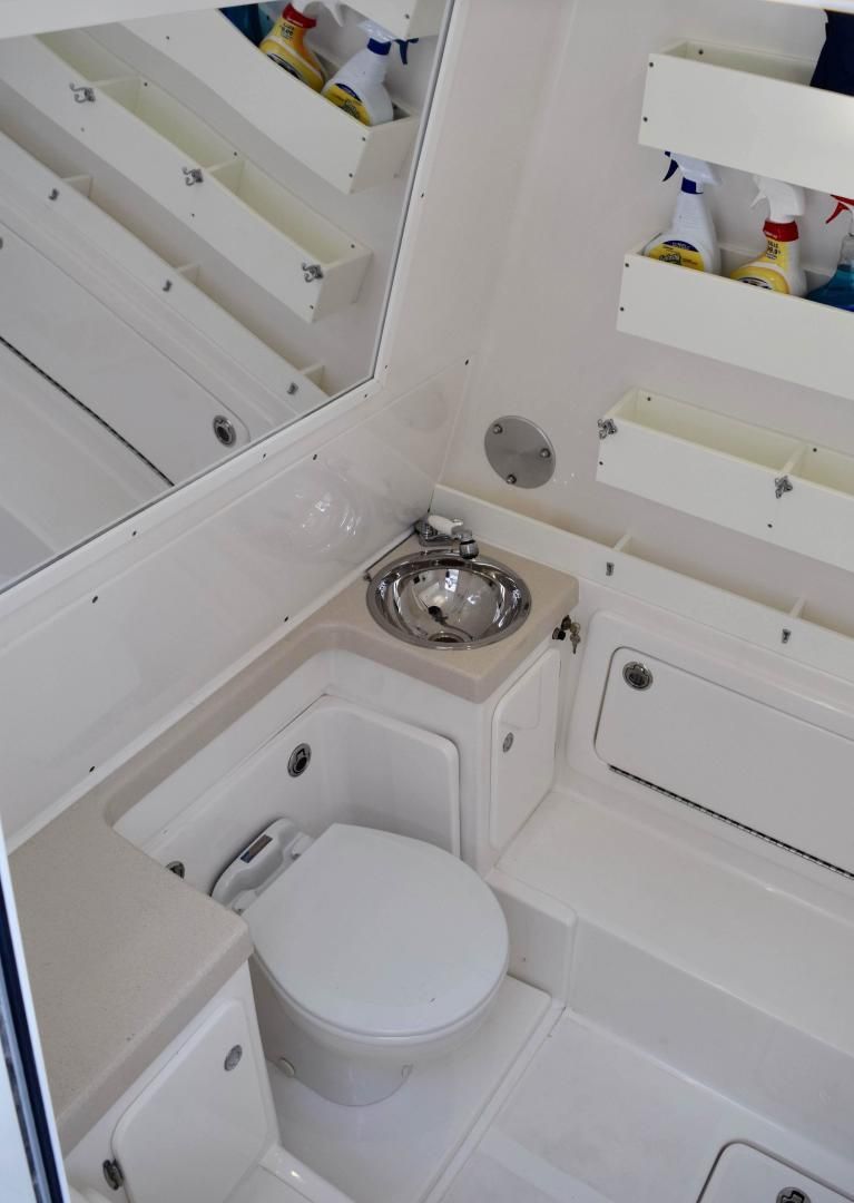 2014 Invincible 42 