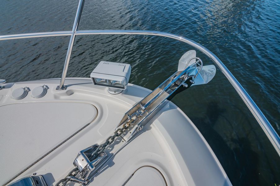 2018 Sea Ray L590