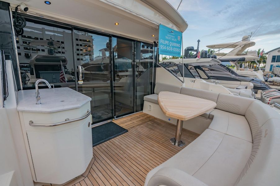 2018 Sea Ray L590