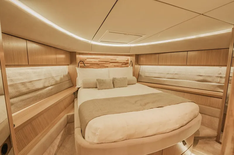 The Empire Yacht Photos Pics 