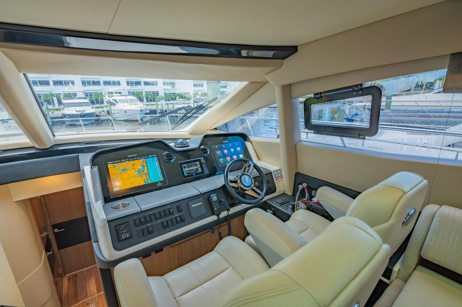 2018 Sea Ray L590