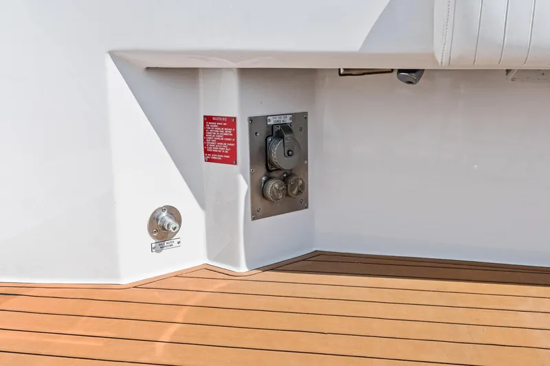 Amp'd Up Yacht Photos Pics 