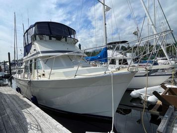 Tollycraft 34 Tri Cabin