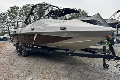 Malibu Wakesetter 25 LSV