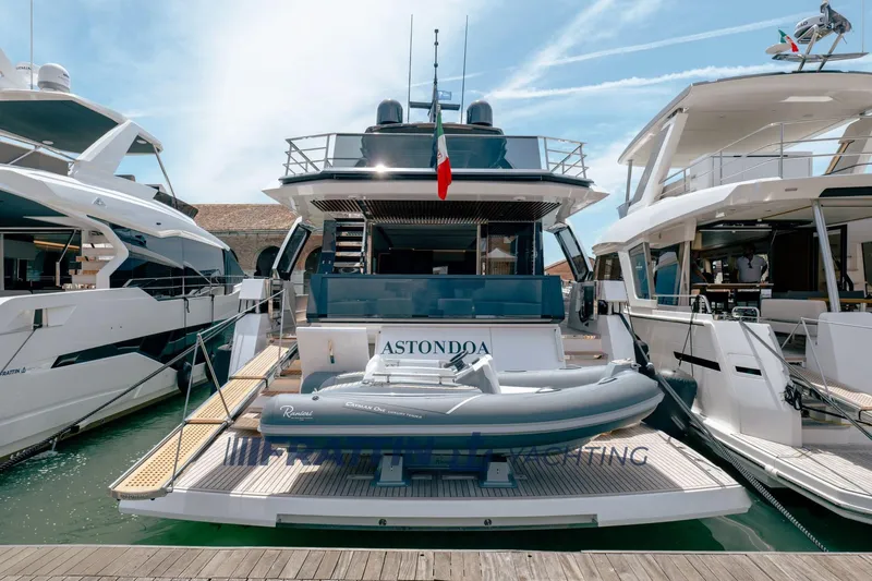  Yacht Photos Pics brochure 2
