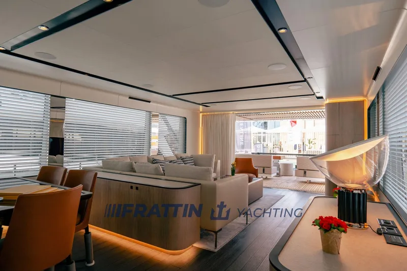  Yacht Photos Pics brochure 8