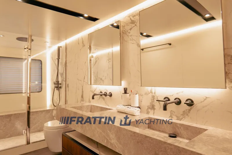  Yacht Photos Pics brochure 15