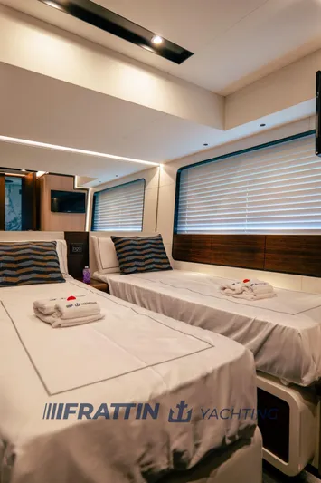  Yacht Photos Pics brochure 17