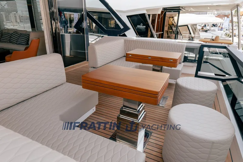  Yacht Photos Pics brochure 18