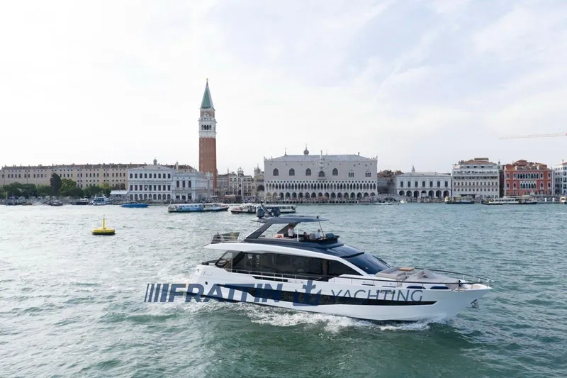  Yacht Photos Pics lD - dimensioni grandi.jpeg