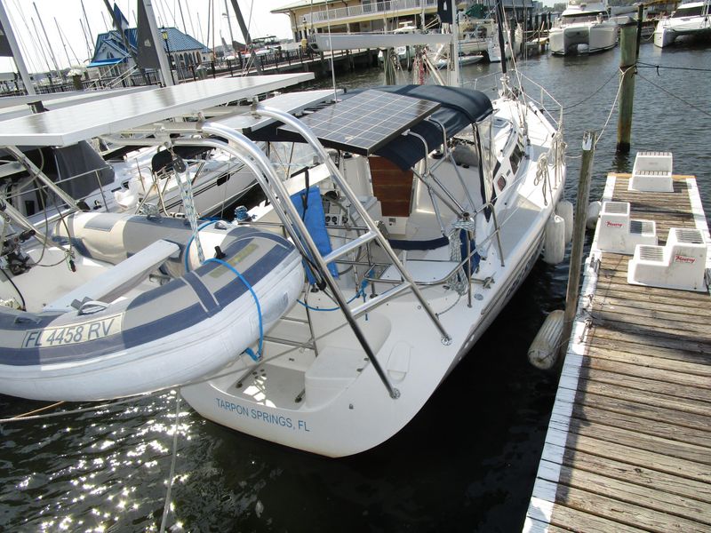 2005 Catalina 350