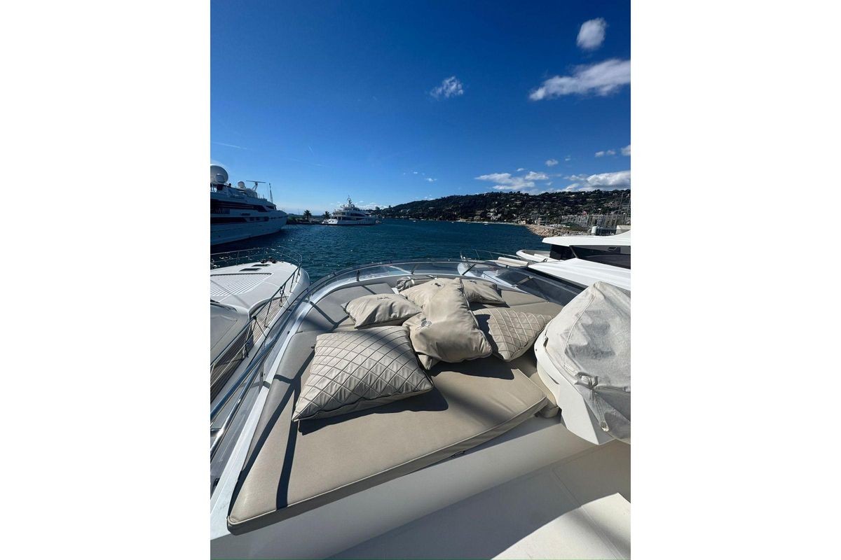 2005 Abacus 61 