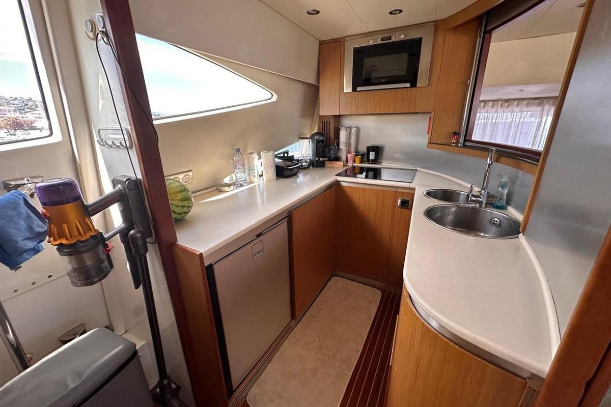 2005 Abacus 61 