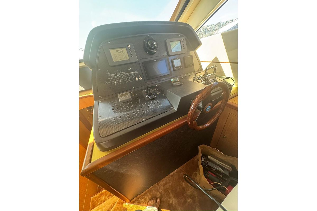 2005 Abacus 61 