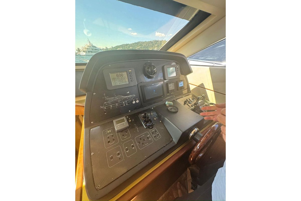 2005 Abacus 61 