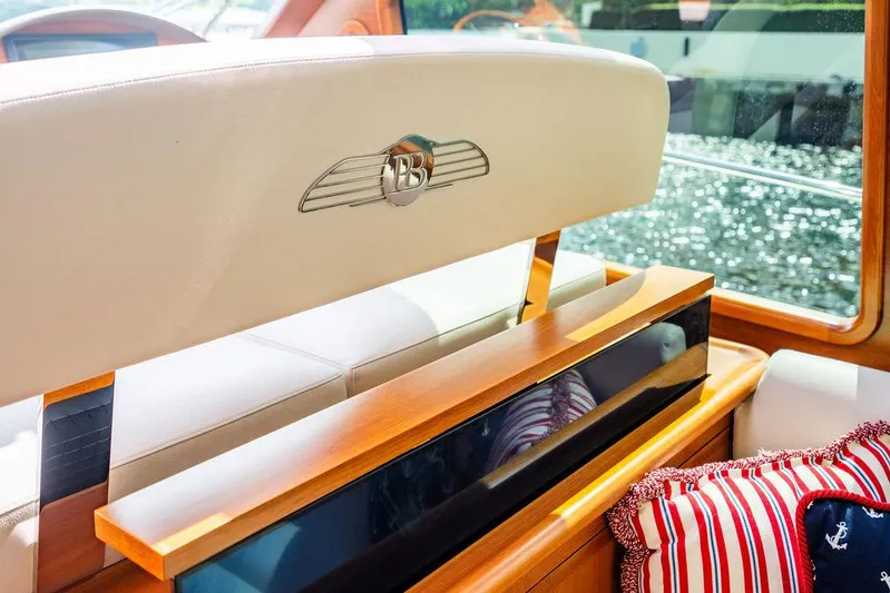 Cinco V Yacht Photos Pics 