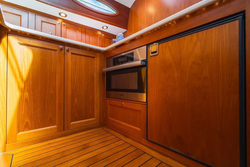 Cinco V Yacht Photos Pics 