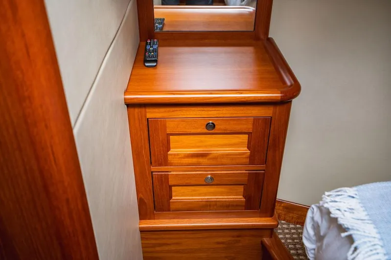 Cinco V Yacht Photos Pics 