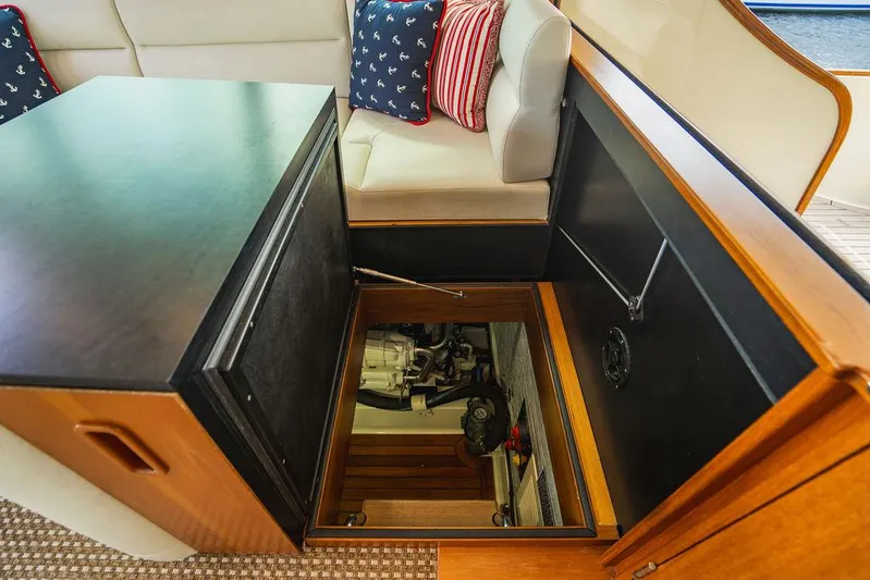 Cinco V Yacht Photos Pics 