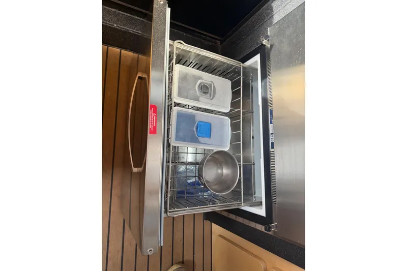 C Lady Yacht Photos Pics Drawer Style Freezer