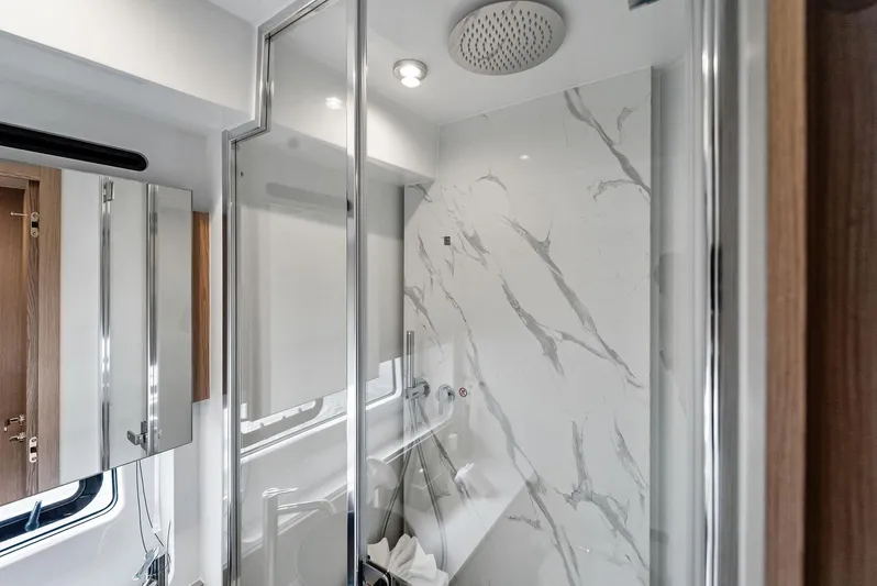 Guyal Yacht Photos Pics 