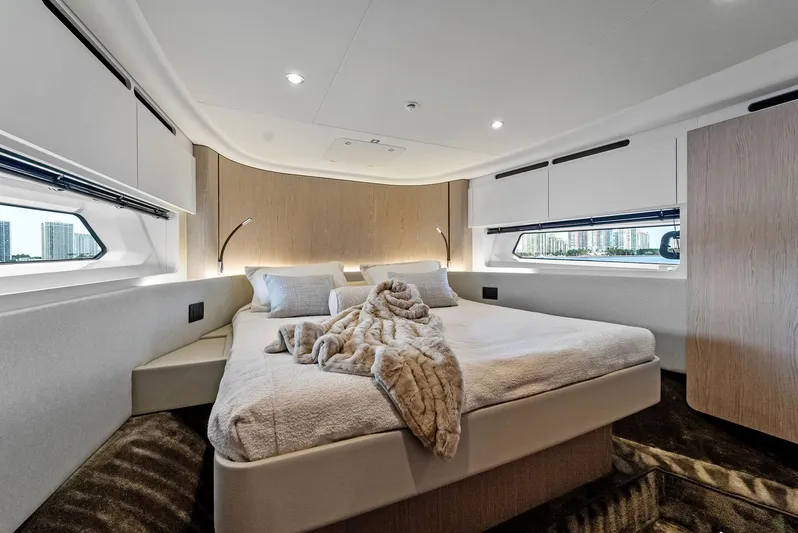 Guyal Yacht Photos Pics 