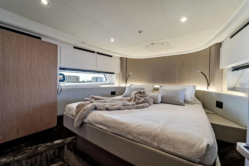 Guyal Yacht Photos Pics 