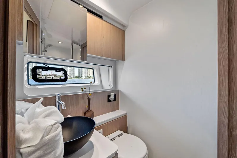 Guyal Yacht Photos Pics 