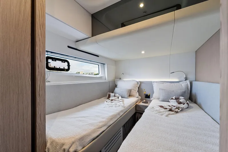 Guyal Yacht Photos Pics 