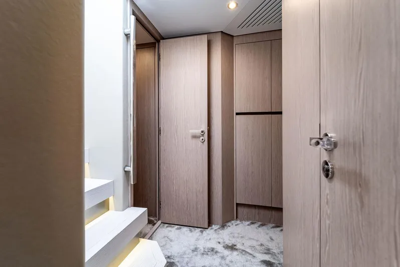 Guyal Yacht Photos Pics 