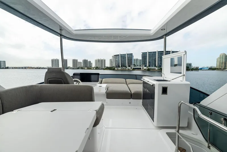 Guyal Yacht Photos Pics 