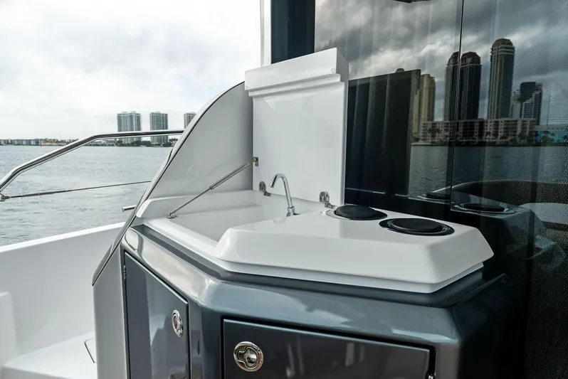 Guyal Yacht Photos Pics 