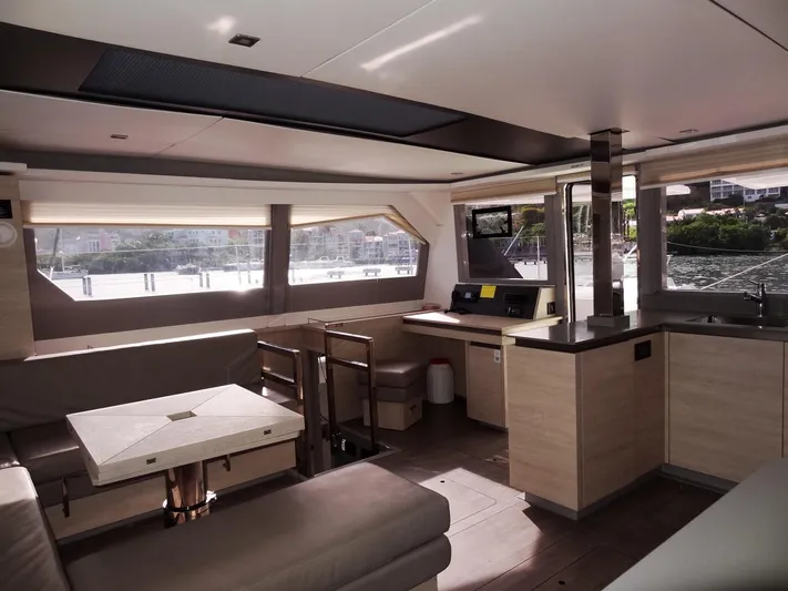 Voila Yacht Photos Pics 