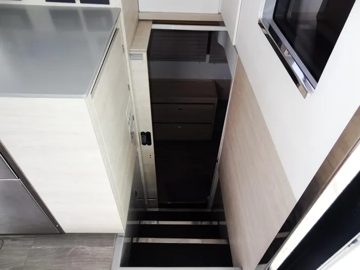 Voila Yacht Photos Pics 