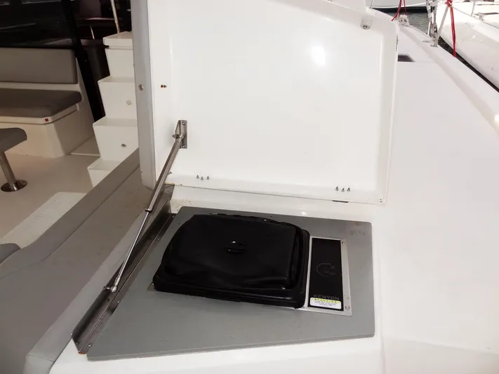 Voila Yacht Photos Pics 