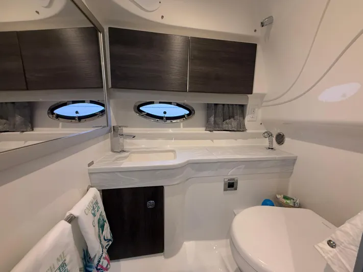 $30k Price Reduction! Yacht Photos Pics 