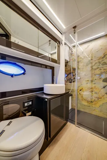 Argo Yacht Photos Pics VIP Head