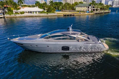 Pershing 70