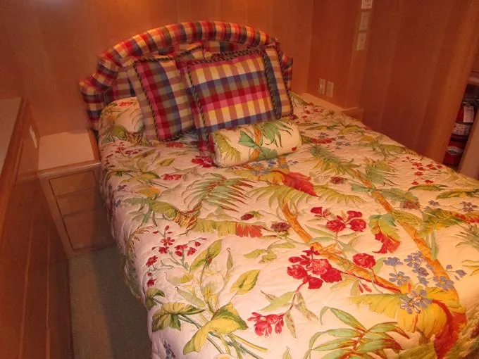 Diamond Days Yacht Photos Pics 