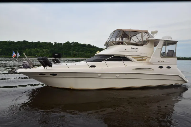 Escape Yacht Photos Pics 