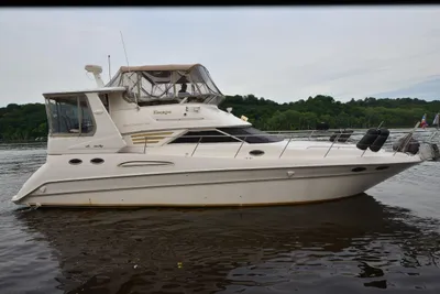 Sea Ray 420 Aft Cabin