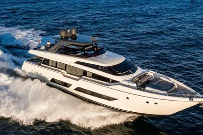Ferretti Yachts 850