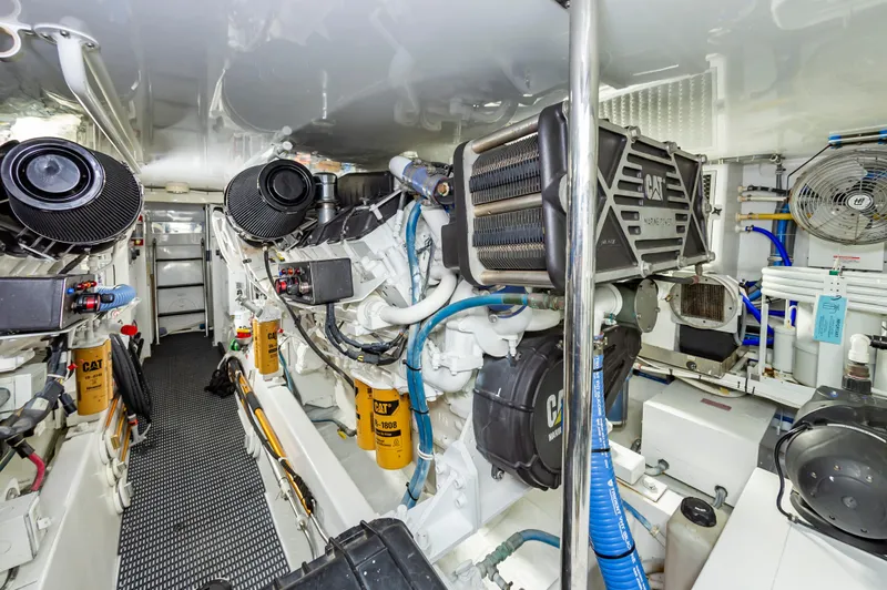 Sea Trader Yacht Photos Pics 